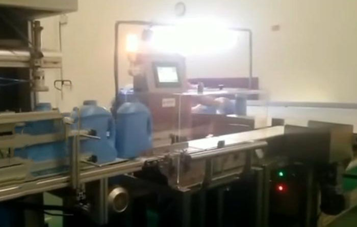 稱(chēng)重機(jī) 藍(lán)月亮洗衣液